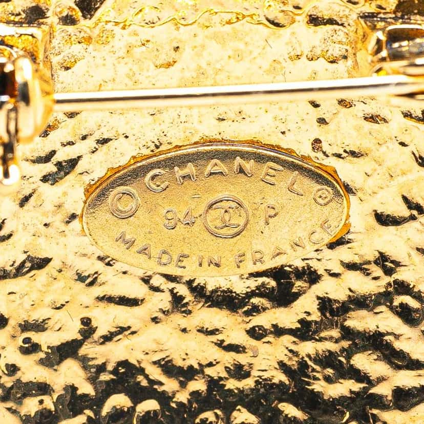 Chanel CC Gold Plated Oval Brooch Gold Metal Good condition - Inside View