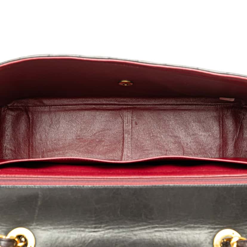 Chanel Maxi XL Chevron Lambskin Single Flap Brown Leather Good condition - Model View