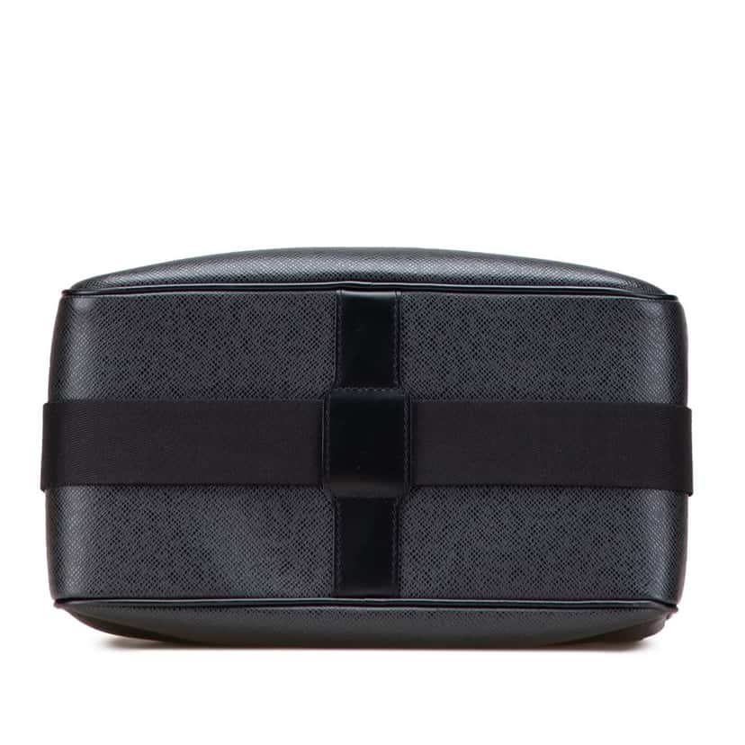 Louis Vuitton Taiga Reporter PM Black Leather Good condition - Inside View
