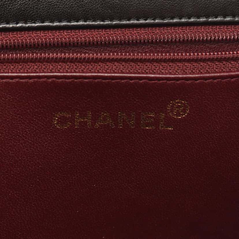 Chanel Medium CC Quilted Lambskin Half Single Flap Black Leather Good condition - Model View