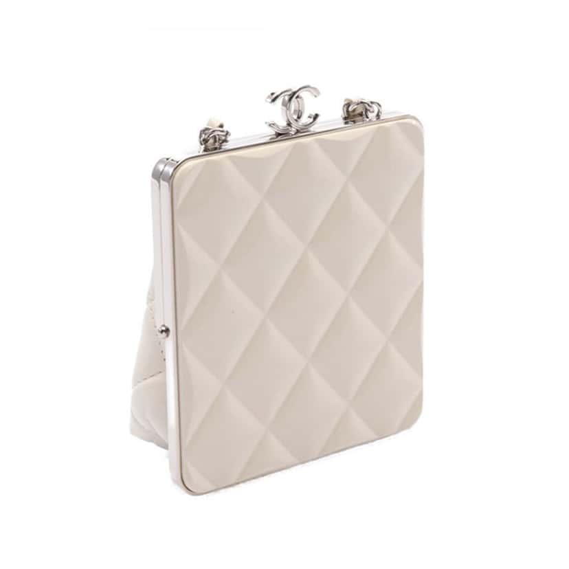 Chanel Lambskin and Acrylic Kiss Clutch with Chain White Leather Good condition - Back View