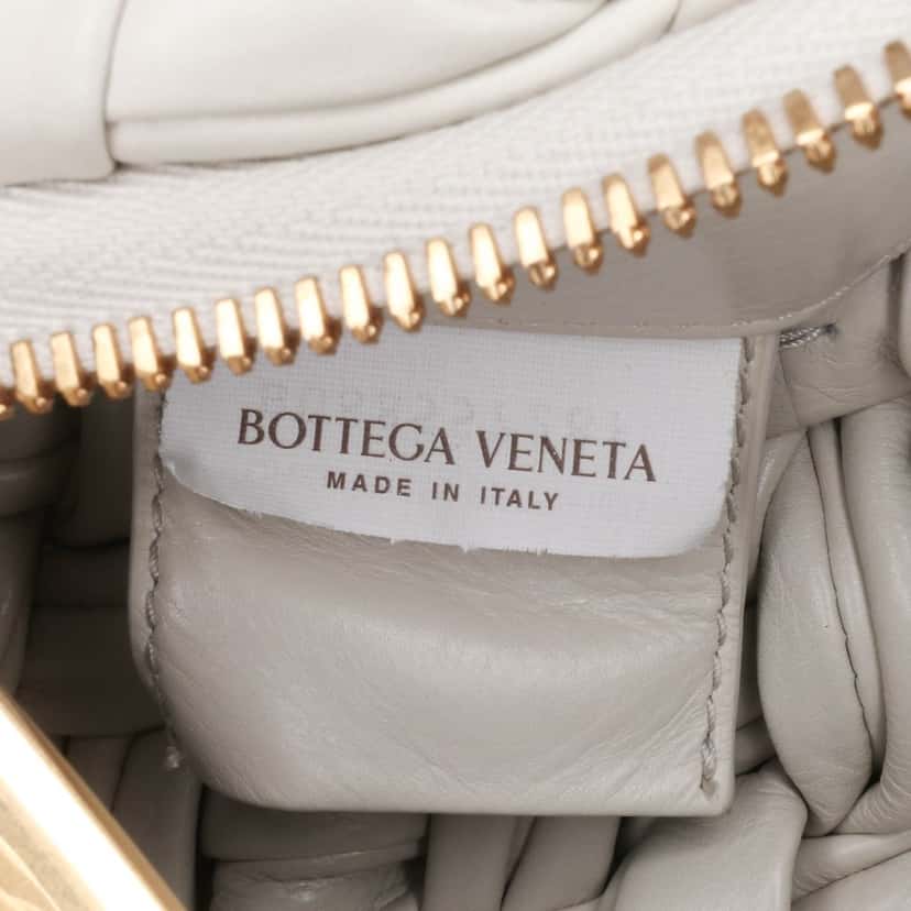 Bottega Veneta Foulard Intrecciato Calfskin Banana Hobo White Leather Good condition - Box View