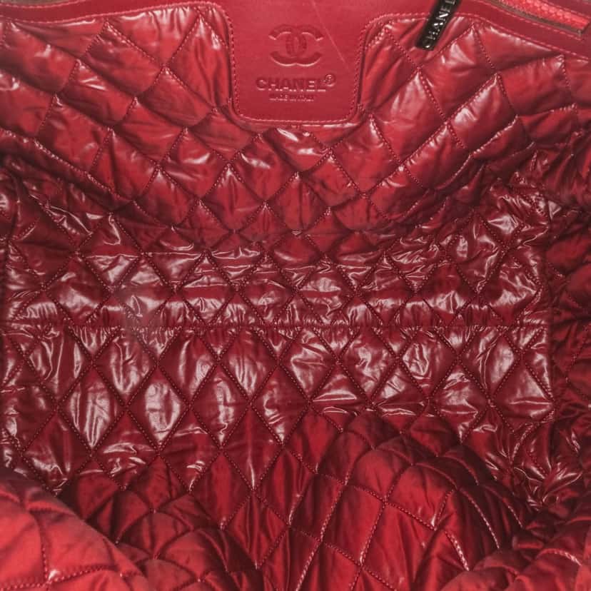 Chanel Small Quilted Nylon Coco Cocoon Tote Black Good condition - Model View