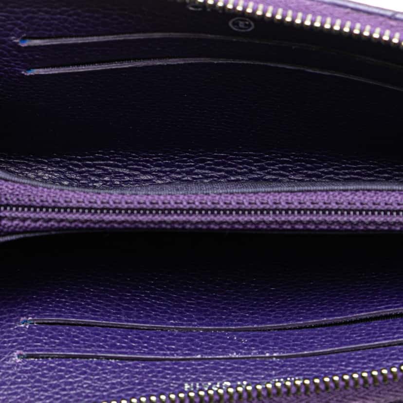 Chanel Quilted Calfskin Button CC Zip Around Wallet Purple Leather Good condition - Model View