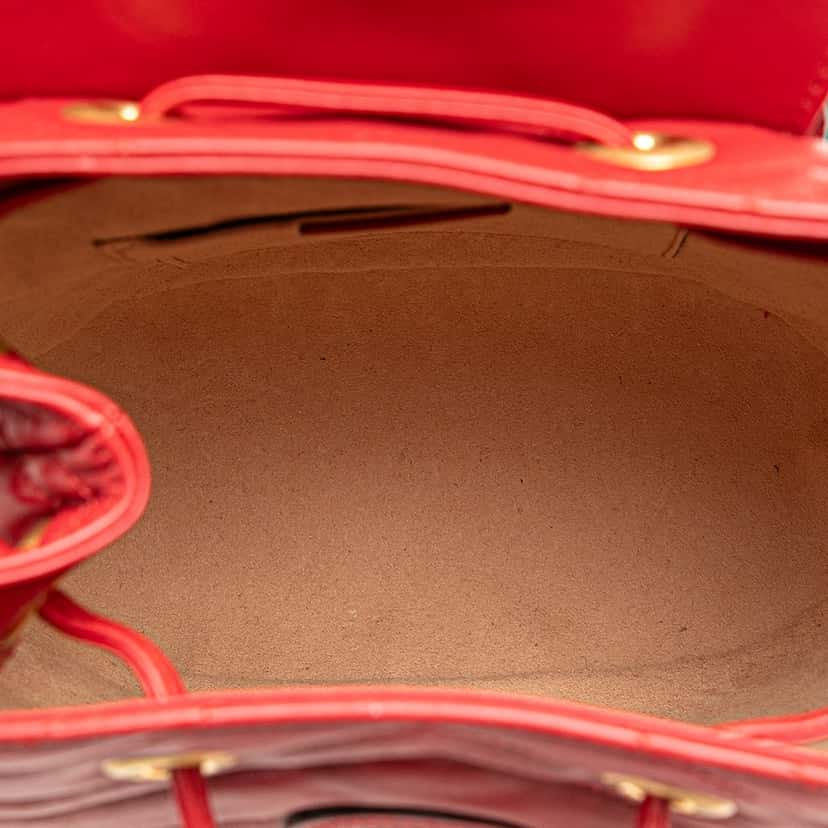 Gucci GG Marmont Matelasse Backpack Red Leather Good condition - Box View