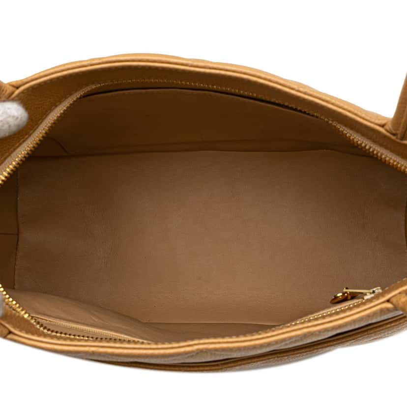 Chanel Caviar Medallion Tote Brown Leather Good condition - Model View