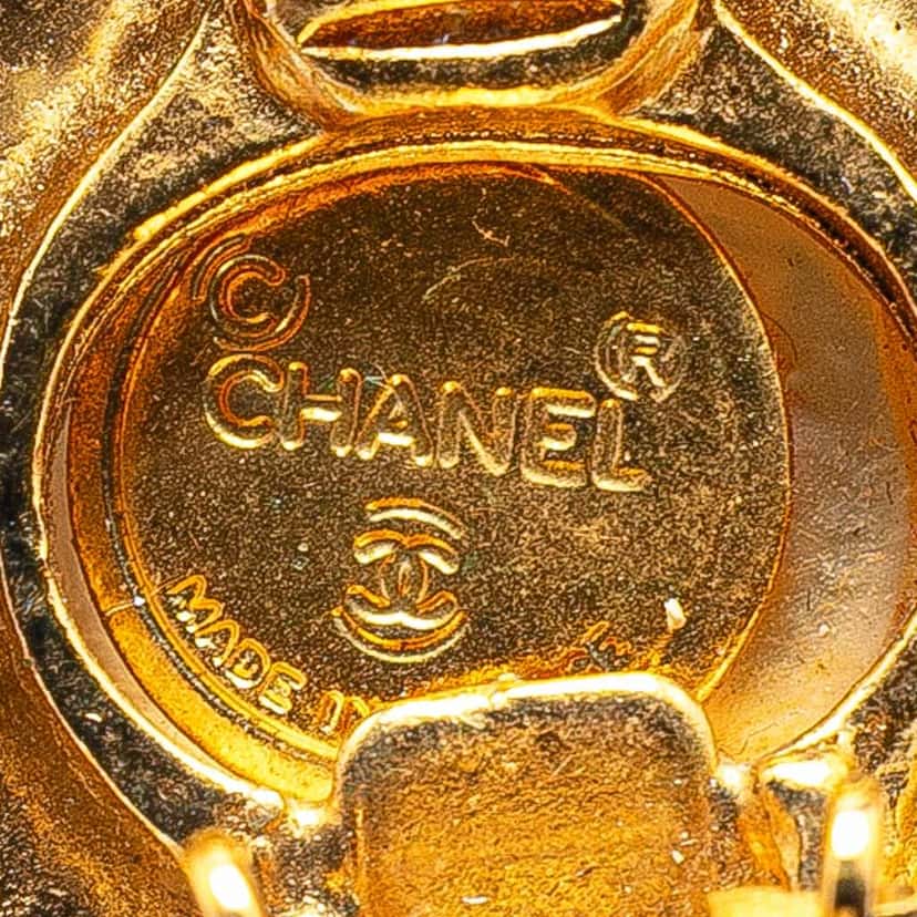 Chanel Gold Plated Round Faux Pearl Clip on Earrings Gold Metal Good condition - Inside View