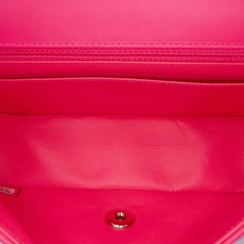 Chanel Mini Rectangular Classic Patent Single Flap Pink Leather Good condition - Model View