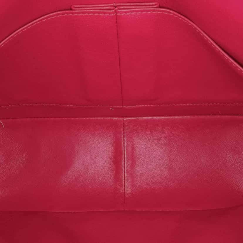 Chanel Reissue 2.55 Quilted Caviar Double Flap 226 Pink Leather Good condition - Model View