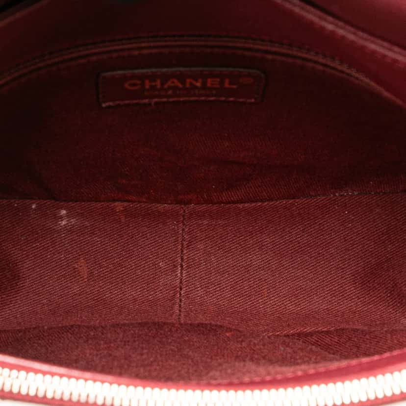 Chanel Medium Calfskin Coco Curve Flap Red Leather Very good condition - Model View