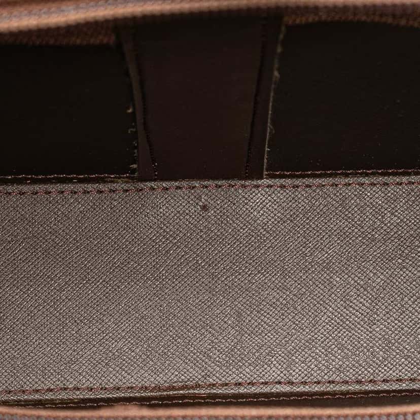 Burberry Vintage Check Canvas Crossbody Brown Canvas Good condition - Model View