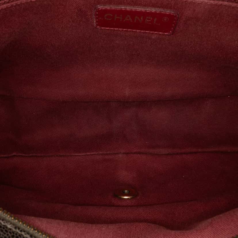 Chanel Large Quilted Glazed Caviar Shiva Flap Brown Leather Good condition - Model View