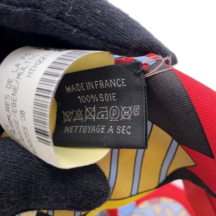 Hermès Les Murmures de la Foret Silk Twilly Scarf Red Silk Very good condition - Box View