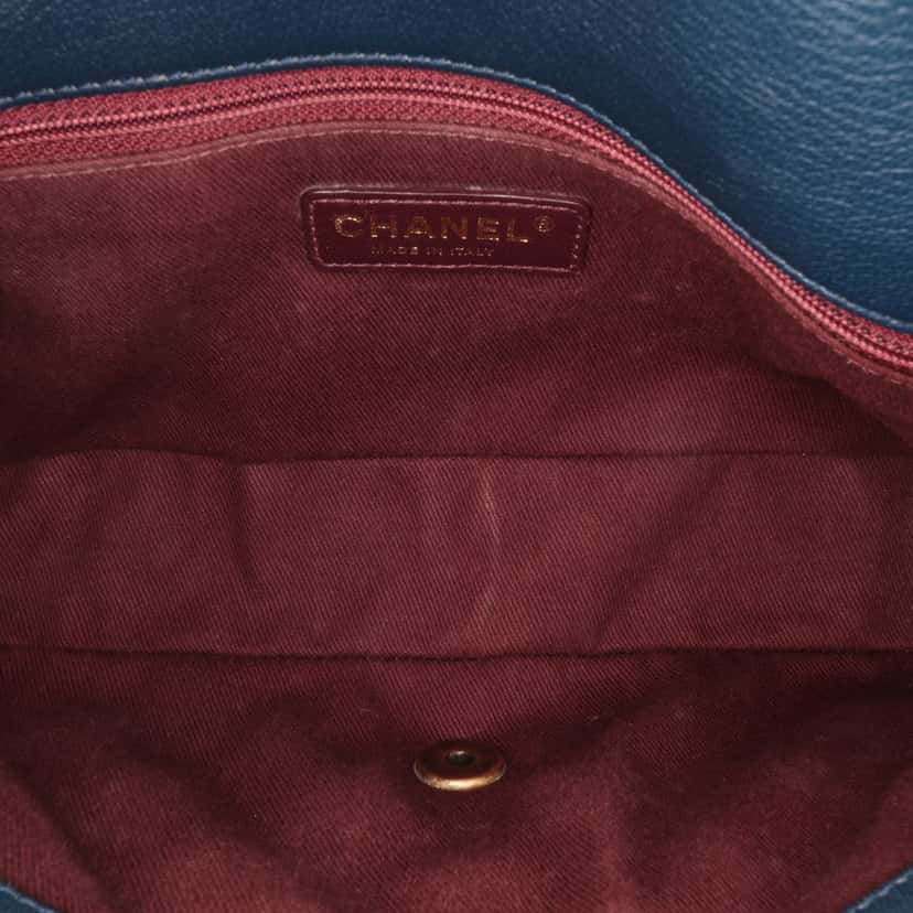 Chanel Paris-Salzburg Medium Patent Goatskin CC Eyelet Flap Blue Leather Good condition - Model View