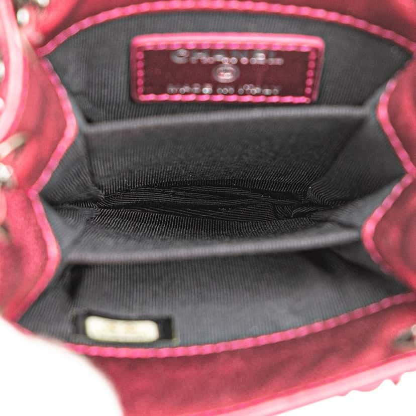 Chanel CC Patent Phone Holder Crossbody Pink Leather Good condition - Model View