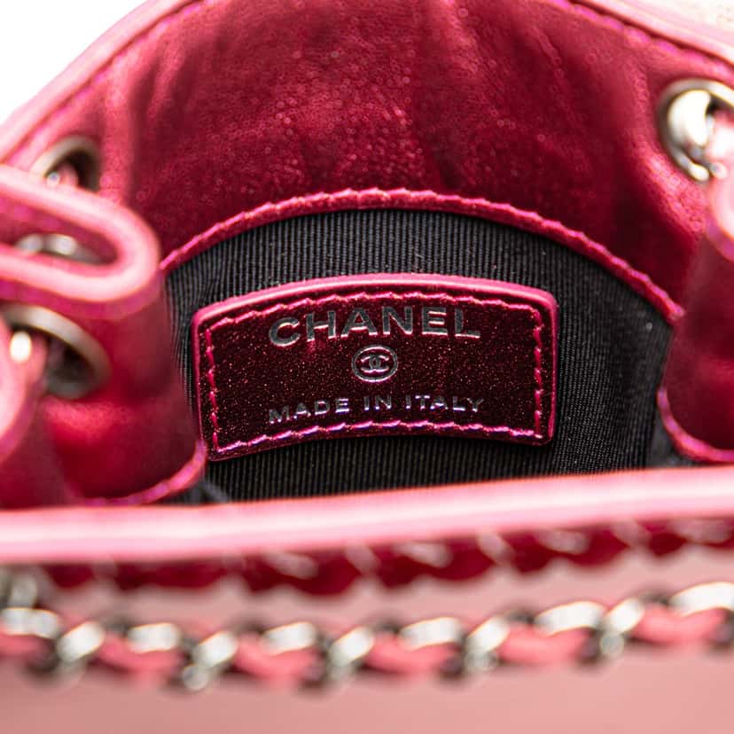 Chanel CC Patent Phone Holder Crossbody Pink Leather Good condition - Box View