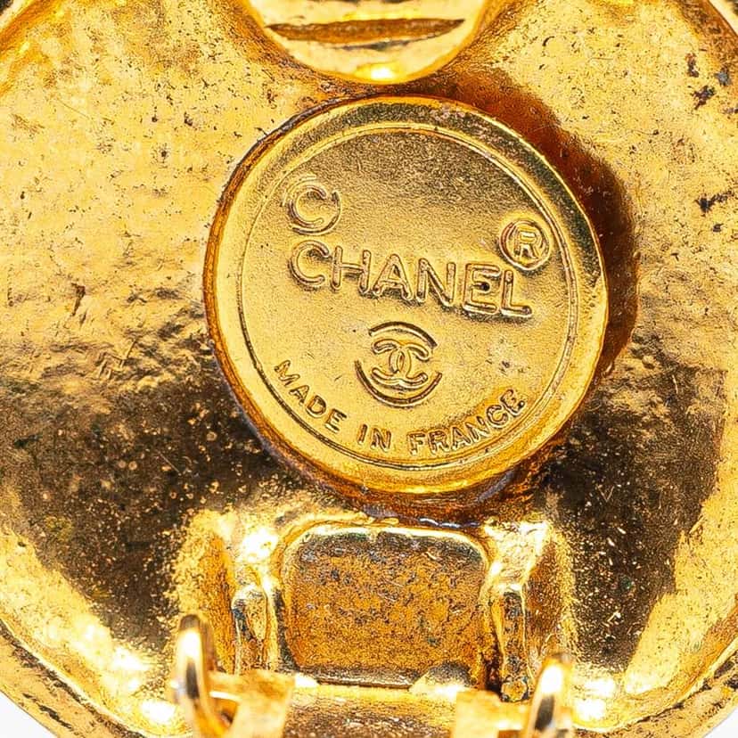 Chanel Gold Plated CC Round Clip on Earrings Gold Metal Good condition - Inside View