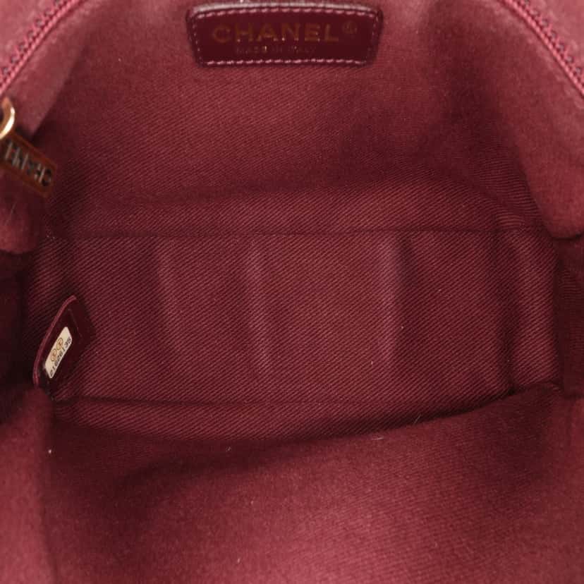 Chanel Chevron Lambskin Pyramid CC Camera Bag Black Leather Good condition - Model View