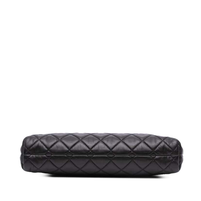 Chanel Quilted Lambskin Kiss Lock Clutch Black Leather Good condition - Inside View