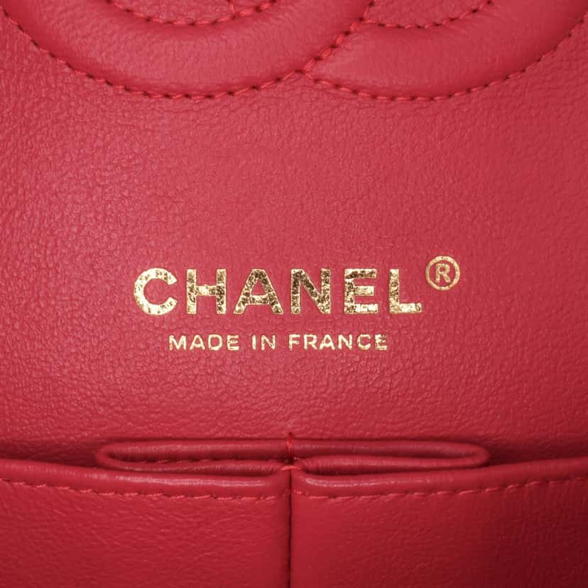 Chanel Medium Classic Chevron Lambskin Double Flap Red Leather Very good condition - Box View