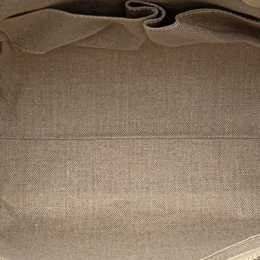 Gucci Small Microguccissima Joy Satchel White Leather Good condition - Model View