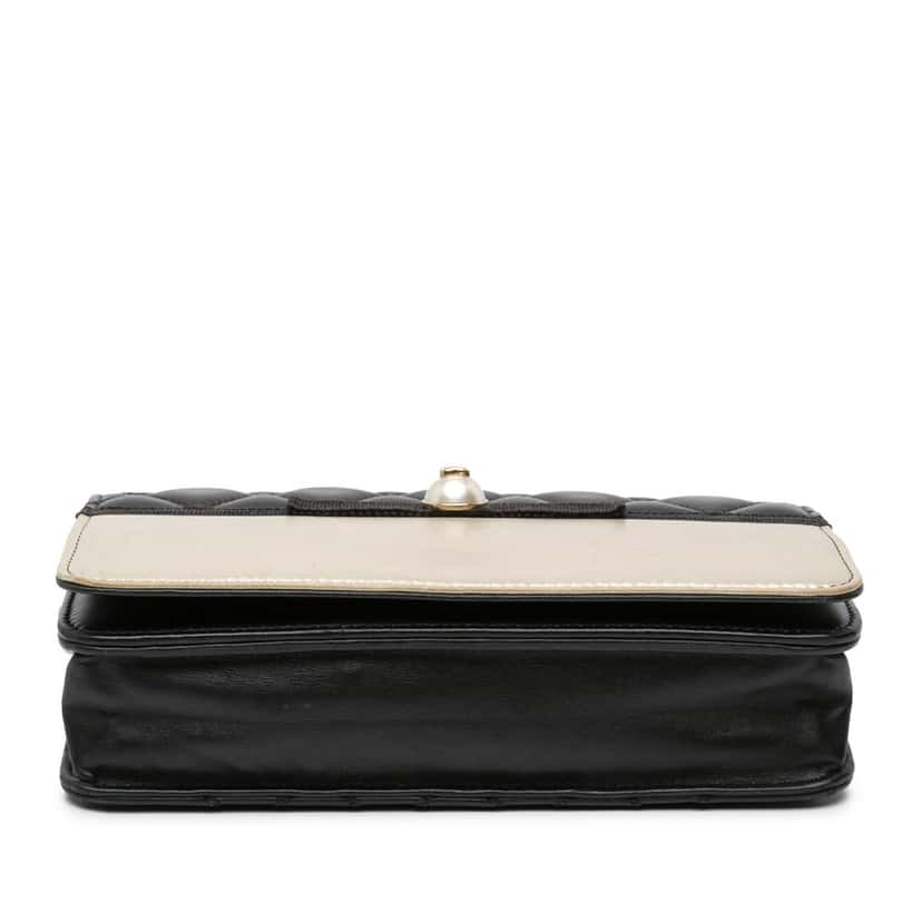 Chanel Paris in Rome CC Bicolor Quilted Lambskin Wallet On Chain Black Leather Good condition - Inside View