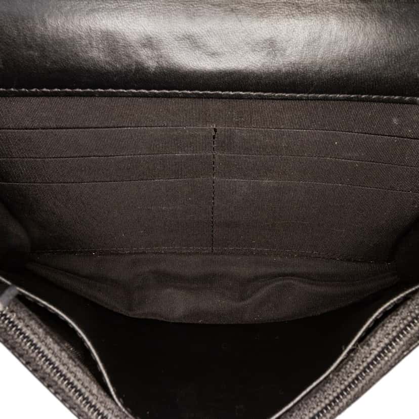 Chanel Paris in Rome CC Bicolor Quilted Lambskin Wallet On Chain Black Leather Good condition - Model View