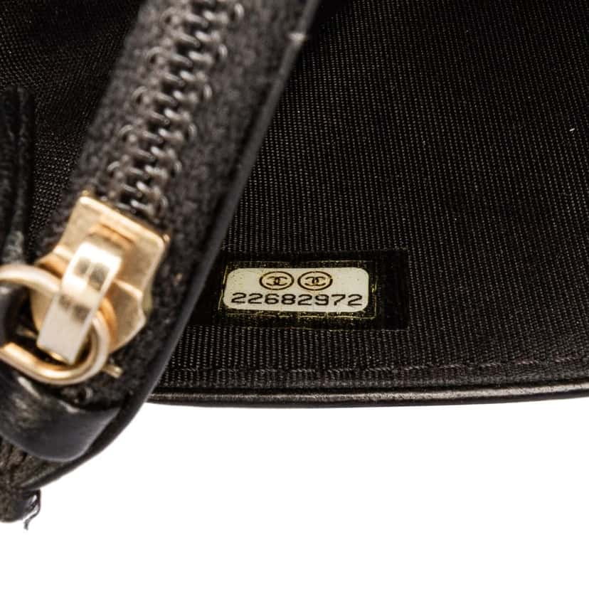 Chanel Paris in Rome CC Bicolor Quilted Lambskin Wallet On Chain Black Leather Good condition - Box View