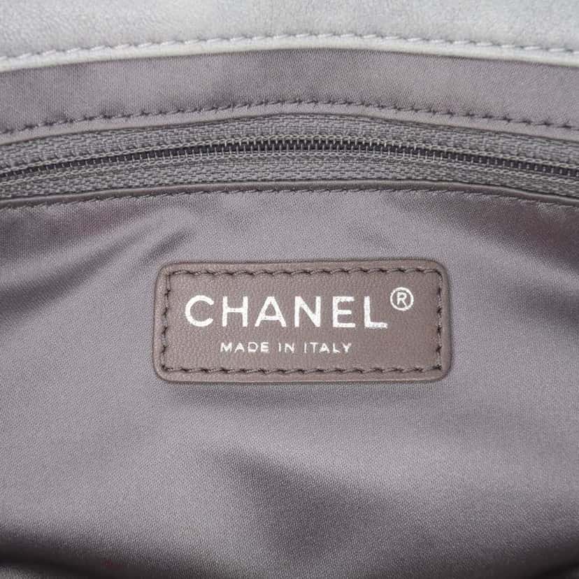 Chanel Medium Quilted Lambskin Coco Rain Flap Grey Leather Good condition - Box View