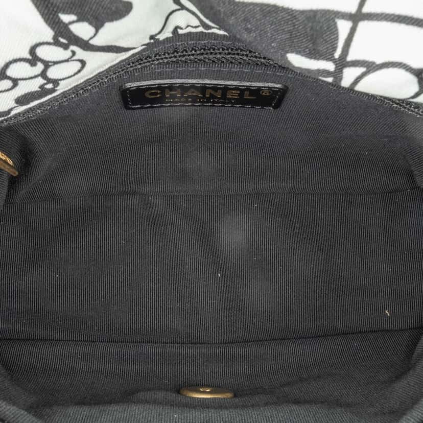 Chanel Mini Printed Canvas Deer Coco Flap White Canvas Good condition - Model View