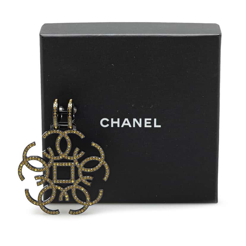 Chanel Brass CC Crystal Single Clip On Earring Black Brass Good condition - Model View