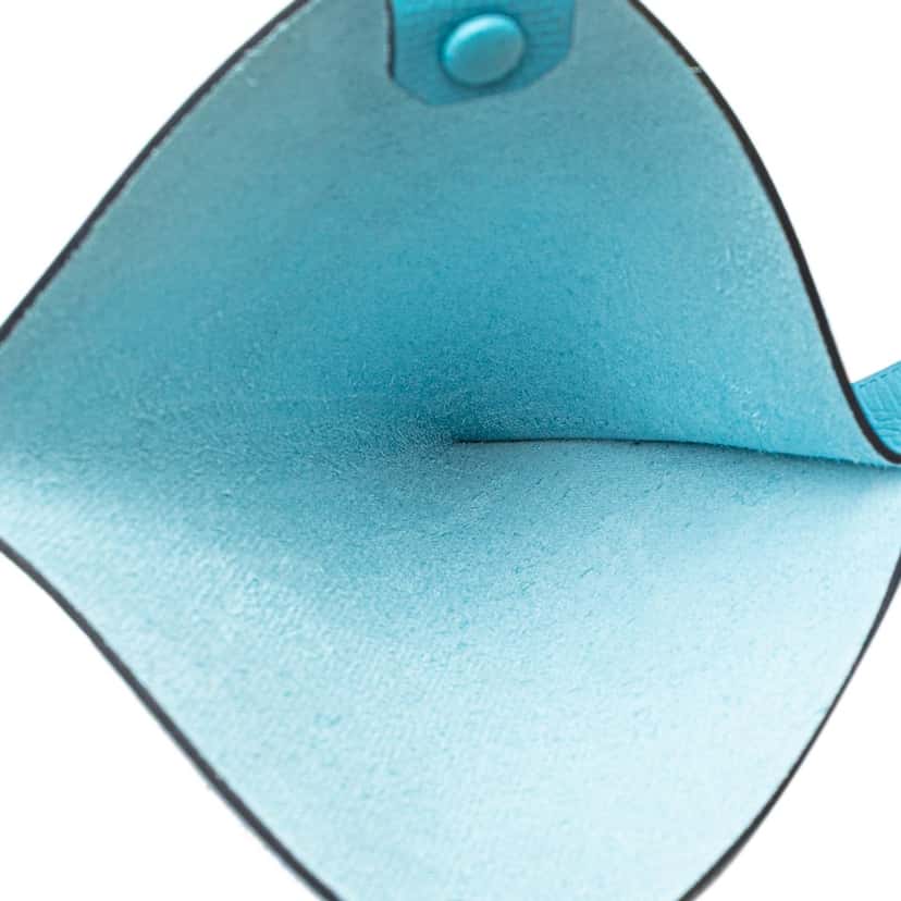 Hermès Epsom Tarmac PM Passport Cover Blue Leather Good condition - Model View