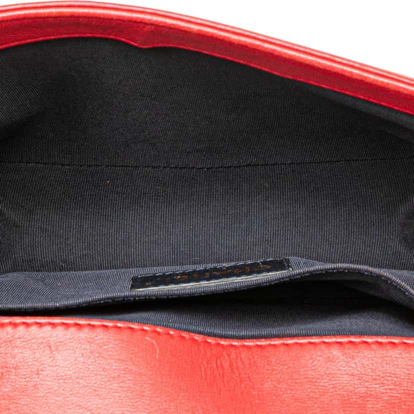 Chanel Old Medium Lambskin Embossed Cube Boy Flap Red Leather Good condition - Model View