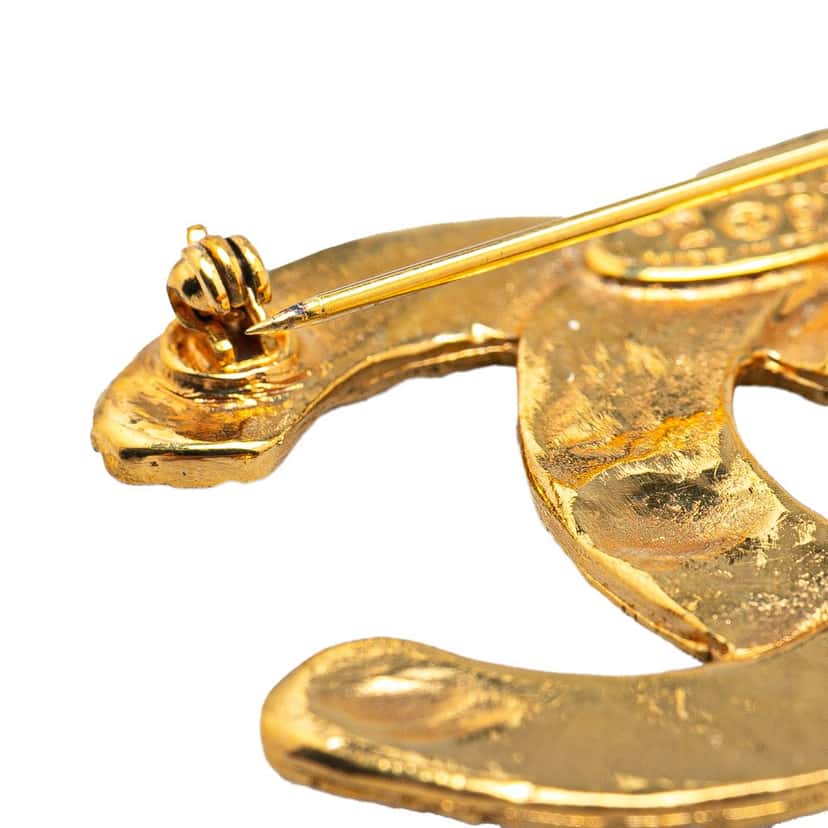 Chanel Gold Plated CC Brooch Gold Metal Good condition - Box View