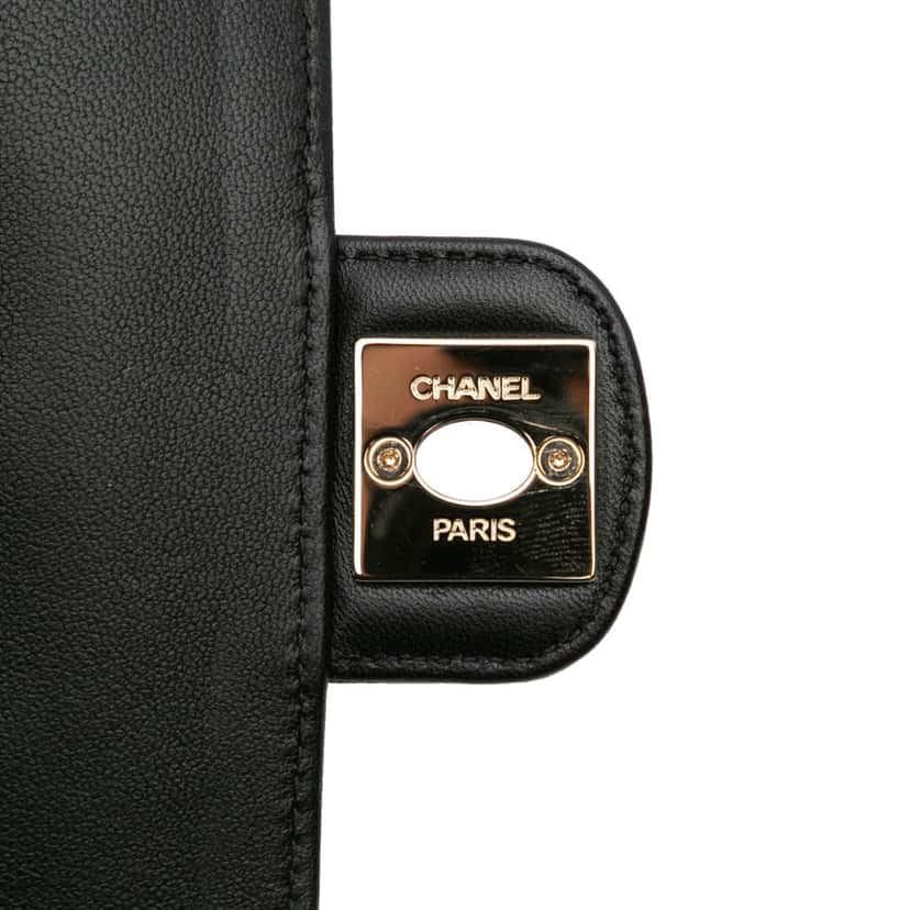Chanel Mini Lambskin CC in Love Heart Crossbody Black Leather Good condition - Box View