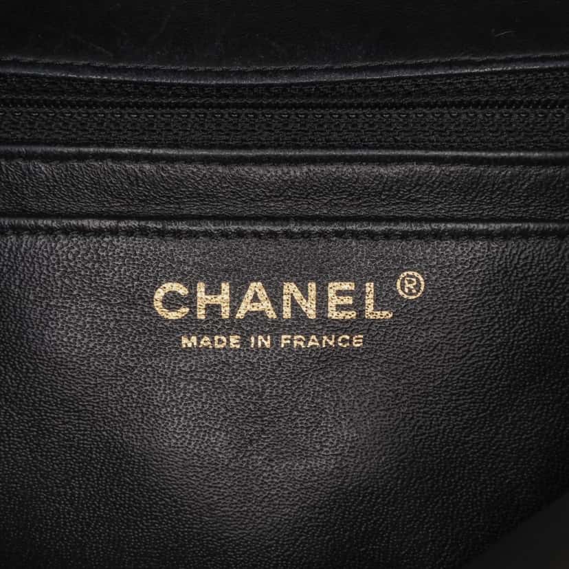 Chanel Medium Classic Lambskin Valentines Heart Charms Single Flap Black Leather Good condition - Box View