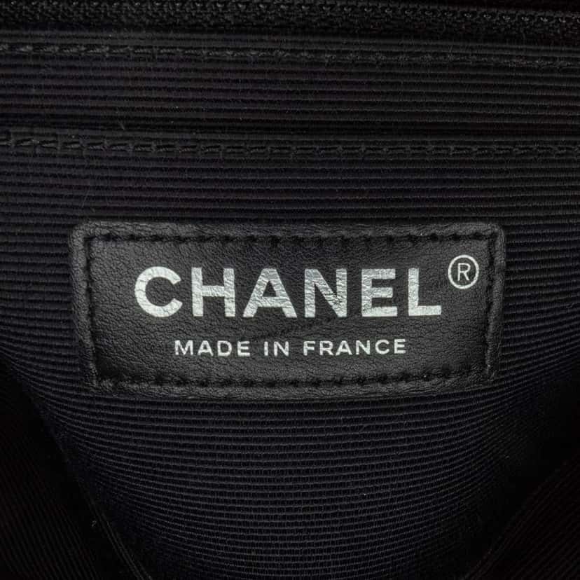 Chanel Mini Rectangular Classic Ribbon Tweed Double Flap White Tweed Very good condition - Box View
