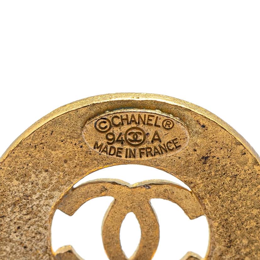 Chanel Gold Plated CC Round Clip on Earrings Gold Metal Good condition - Inside View