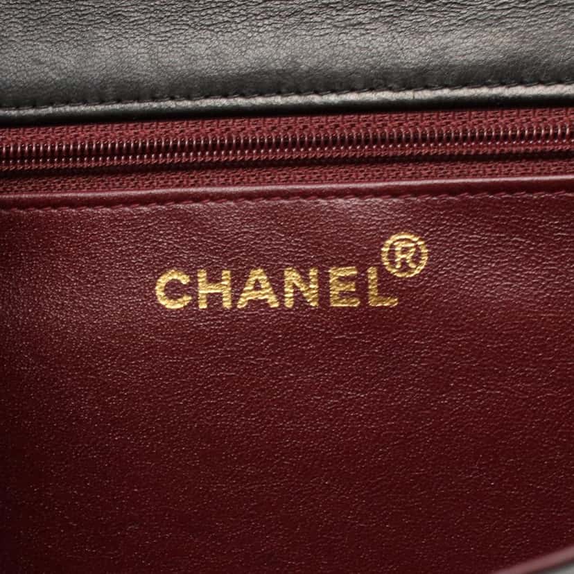 Chanel Medium CC Quilted Lambskin Half Single Flap Black Leather Good condition - Model View