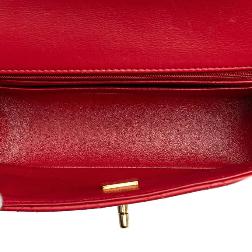 Chanel Mini Rectangular Lambskin Top Handle Single Flap Red Leather Good condition - Model View