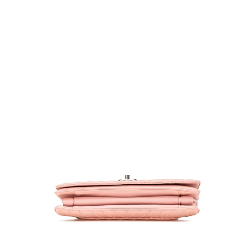Chanel Chevron Calfskin Studded Full Flap Pink Leather Very good condition - Inside View