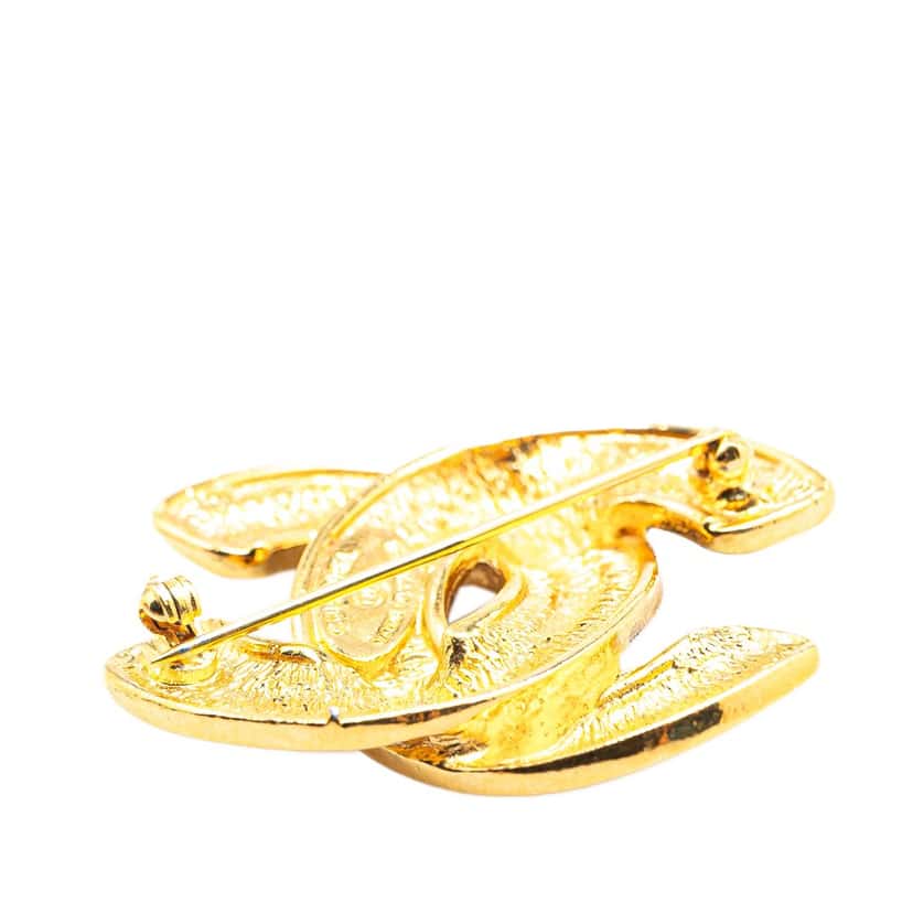 Chanel Gold Plated CC Quilted Brooch Gold Metal Good condition - Model View