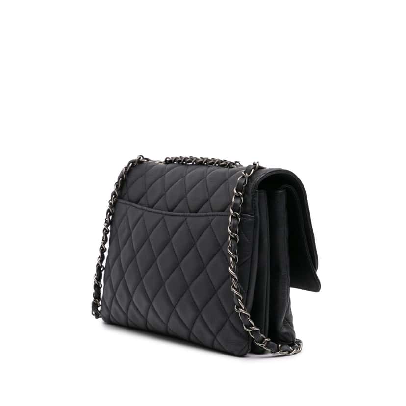 Chanel Small Quilted Grained Calfskin CC Round Clasp Accordion Flap Black Leather Good condition - Back View