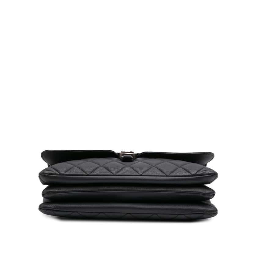 Chanel Small Quilted Grained Calfskin CC Round Clasp Accordion Flap Black Leather Good condition - Inside View