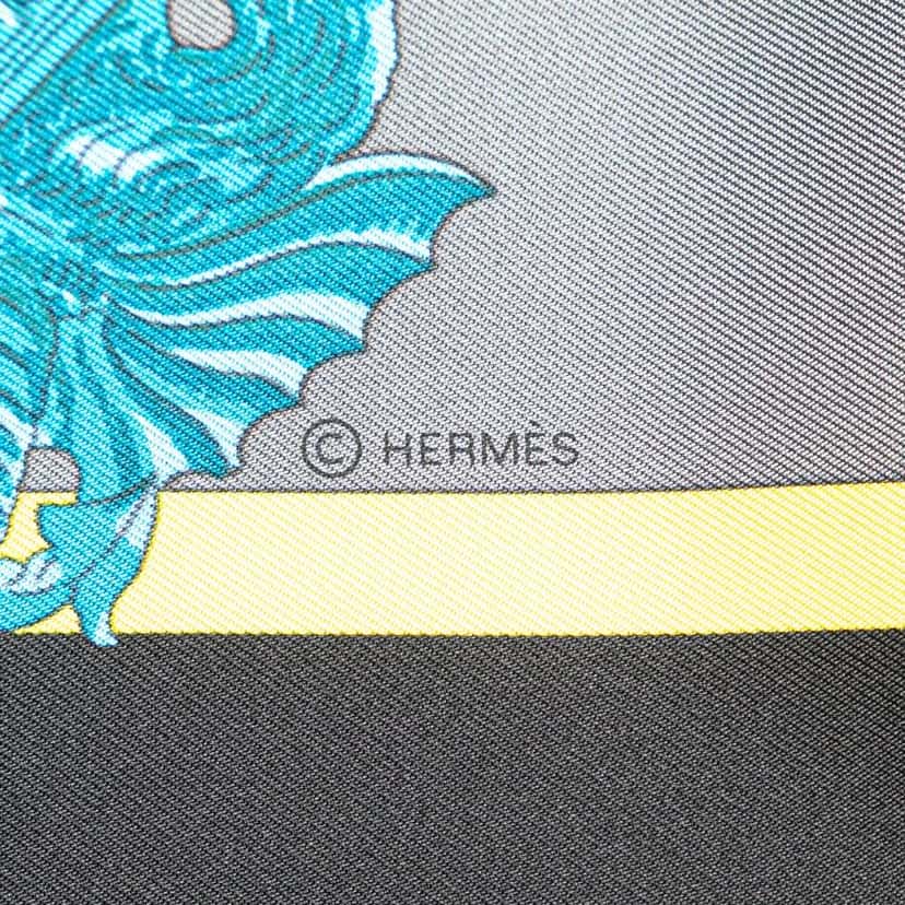 Hermès Harnais De Cour Silk Scarf Grey Silk Very good condition - Model View