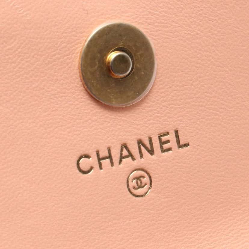 Chanel Mini Lambskin Pearl Crush Clutch On Chain Pink Leather Good condition - Model View