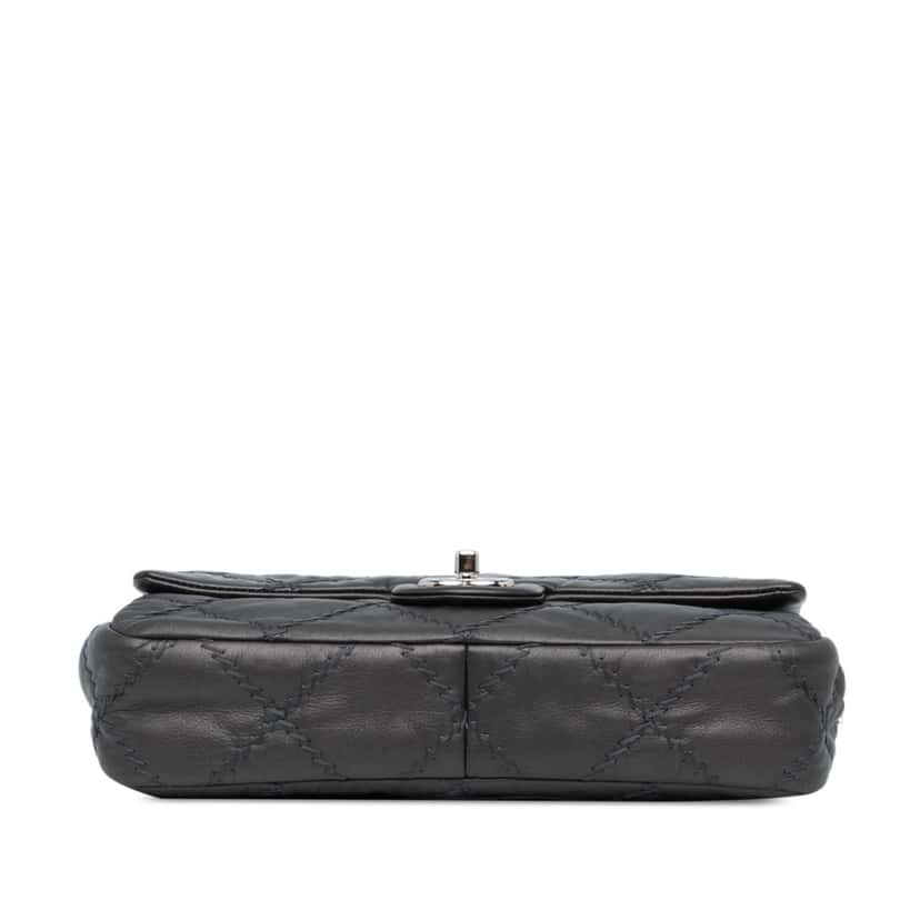 Chanel Medium Calfskin Ultimate Stitch Flap Grey Leather Good condition - Inside View