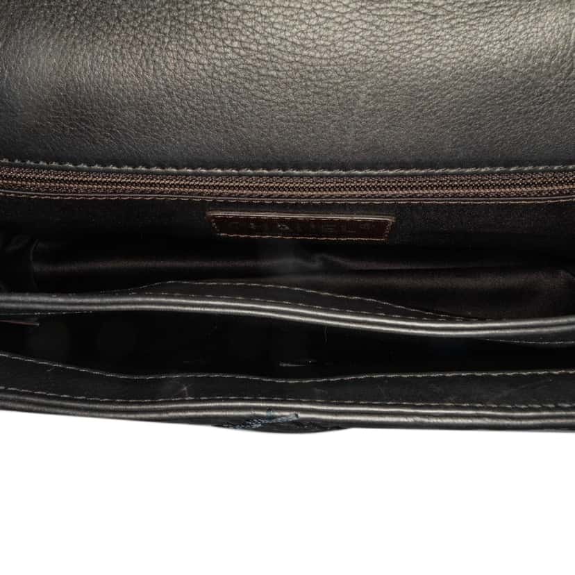 Chanel Medium Calfskin Ultimate Stitch Flap Grey Leather Good condition - Model View