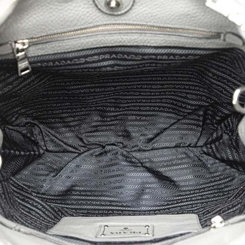 Prada Vitello Daino Double Zip Convertible Tote Grey Leather Good condition - Model View