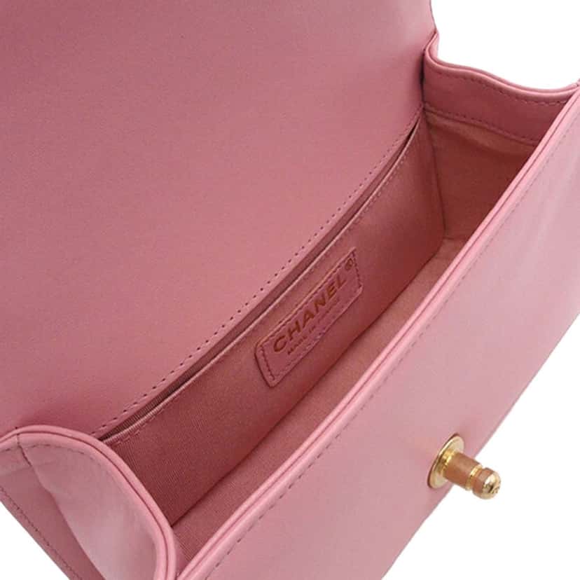 Chanel Small Tweed and Lambskin Boy Flap Pink Tweed Good condition - Box View